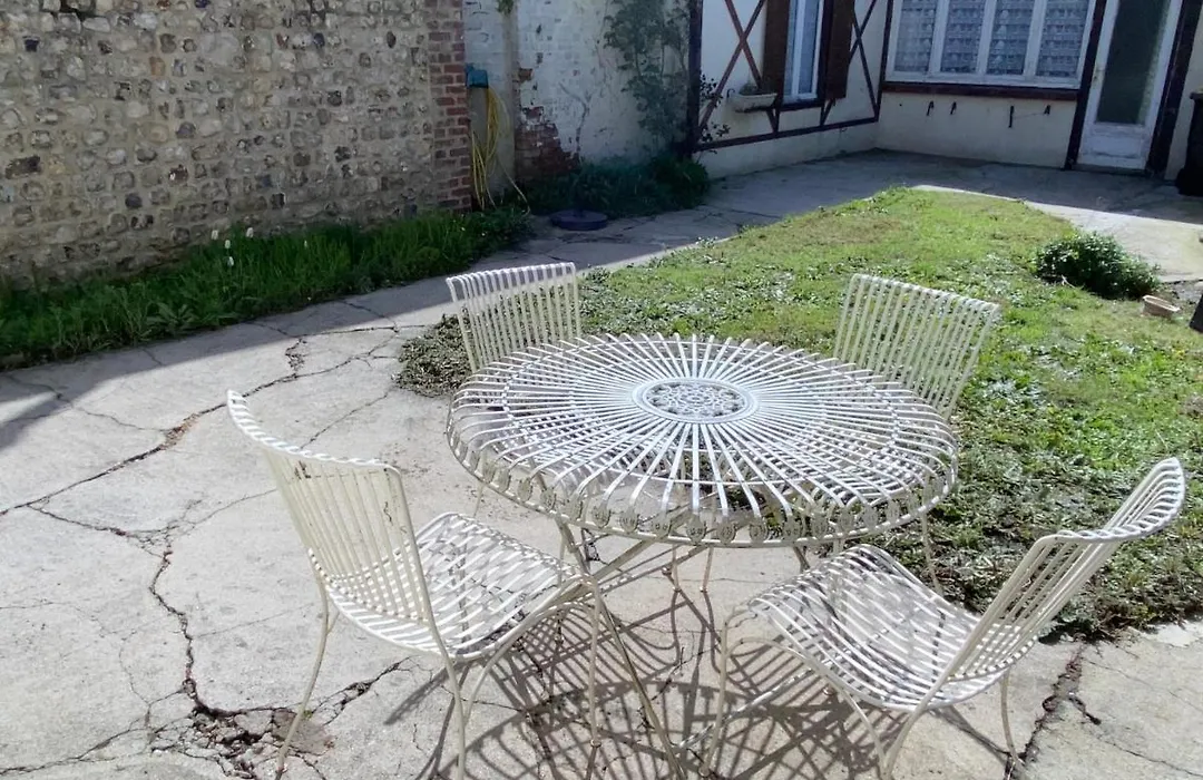 Maison avec jardin et parking, au centre d'Etretat-1