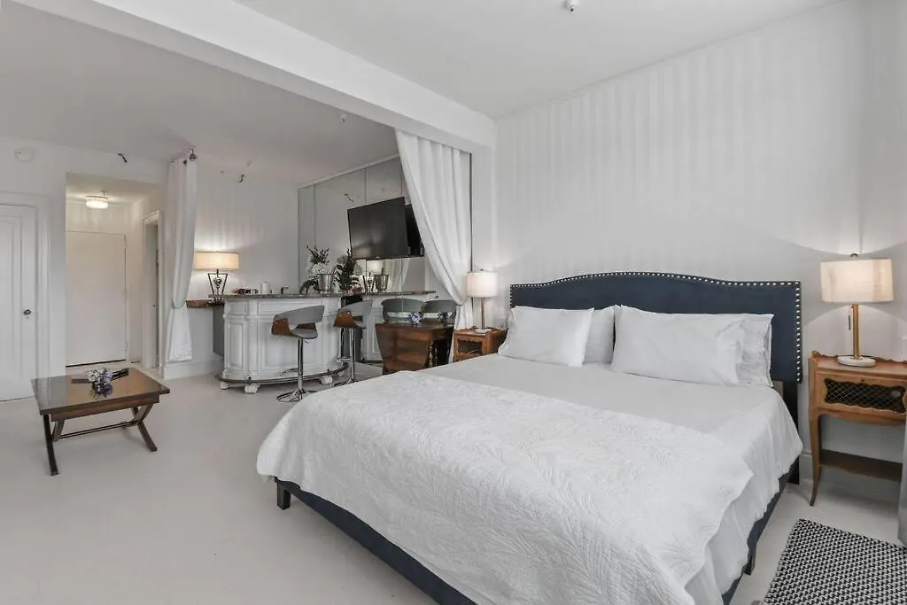 Blue Orchid Apartment-Palm Beach-Pool-1