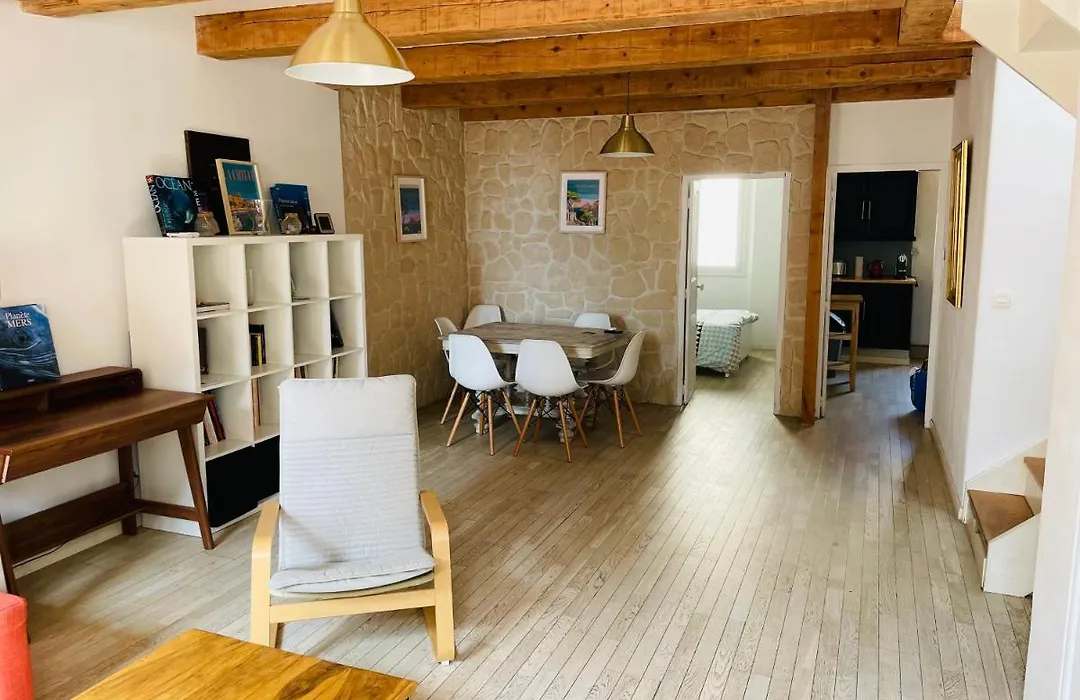 Duplex La Ciotat - superbe 85 m2 - 6 pers - 3 chambres - Climatisation - Vue mer et proche du vieux port La Ciotat-1