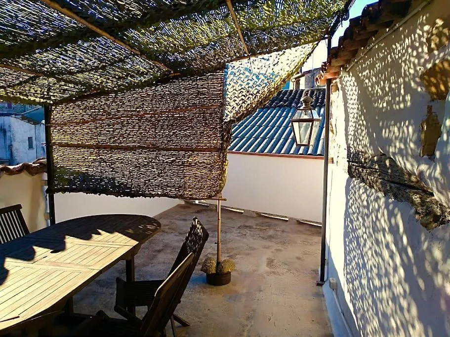 Les Vans maison centre village avec belle terrasse-1