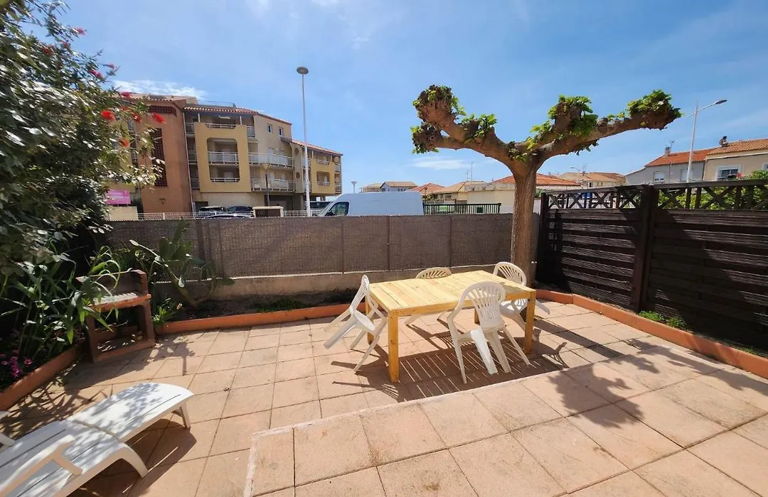 Maison 100m de la plage avec parking securise plus fibre optique internet-1