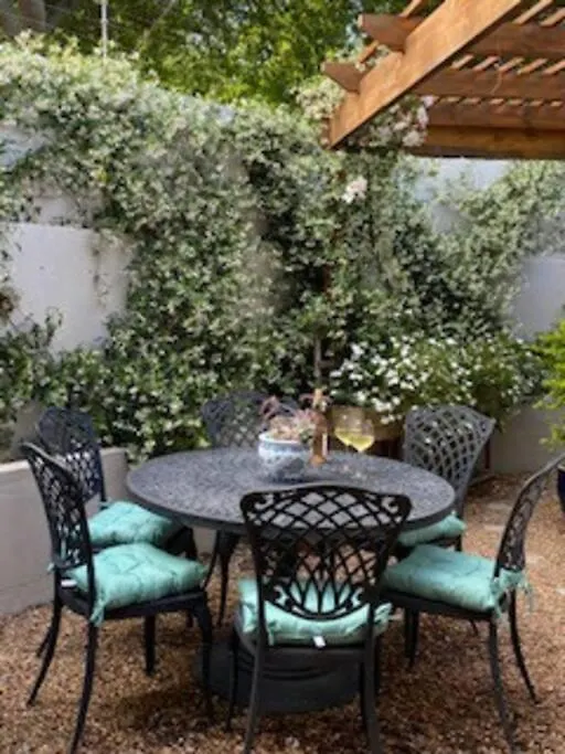 Gorgeous, Private Cottage In Prestigious Newlands.-1