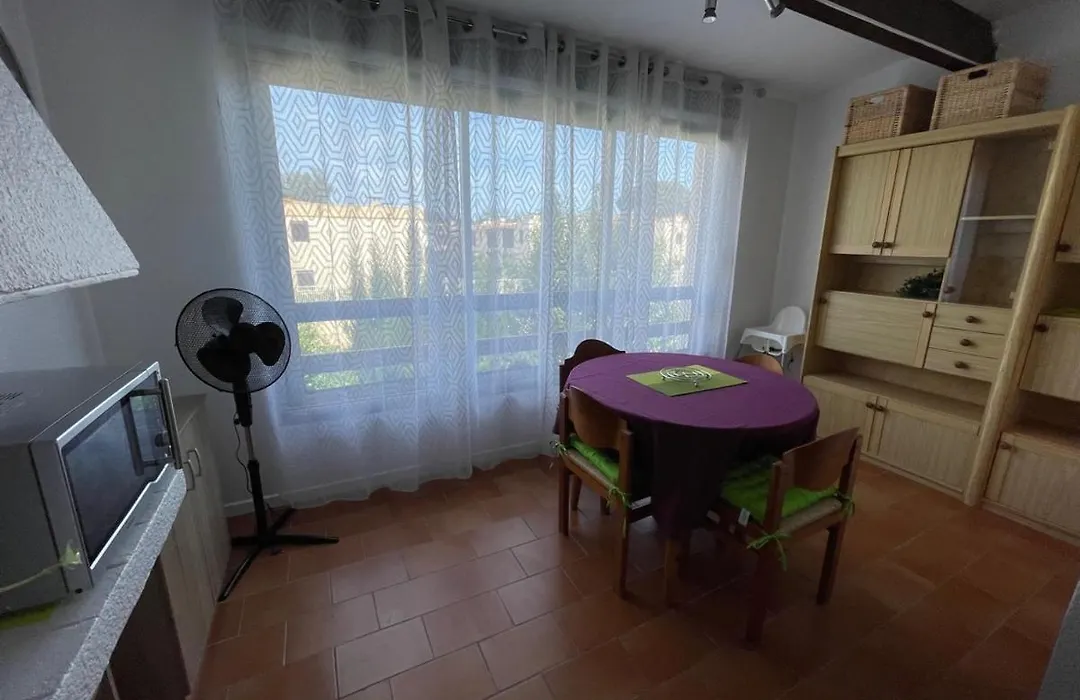A 8 mn A PIED DES PLAGES APPARTEMENT AVEC PISCINE ET TENNIS-1
