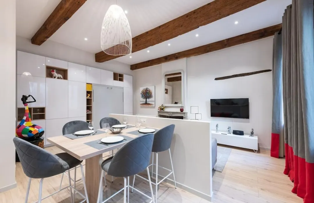 Altai Annecy Rent Lodge-1