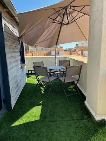 Plein Centre Maison appartement 100 m de la plage 150 m du port-1