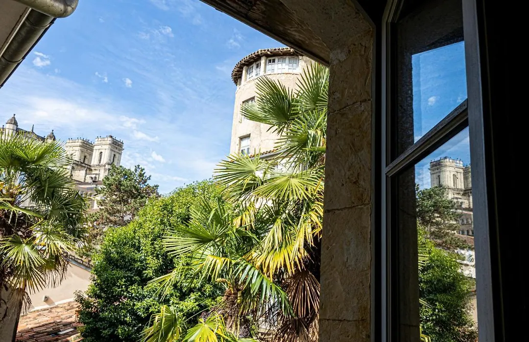 Superbe appartement, situé au cœur de la ville.-1