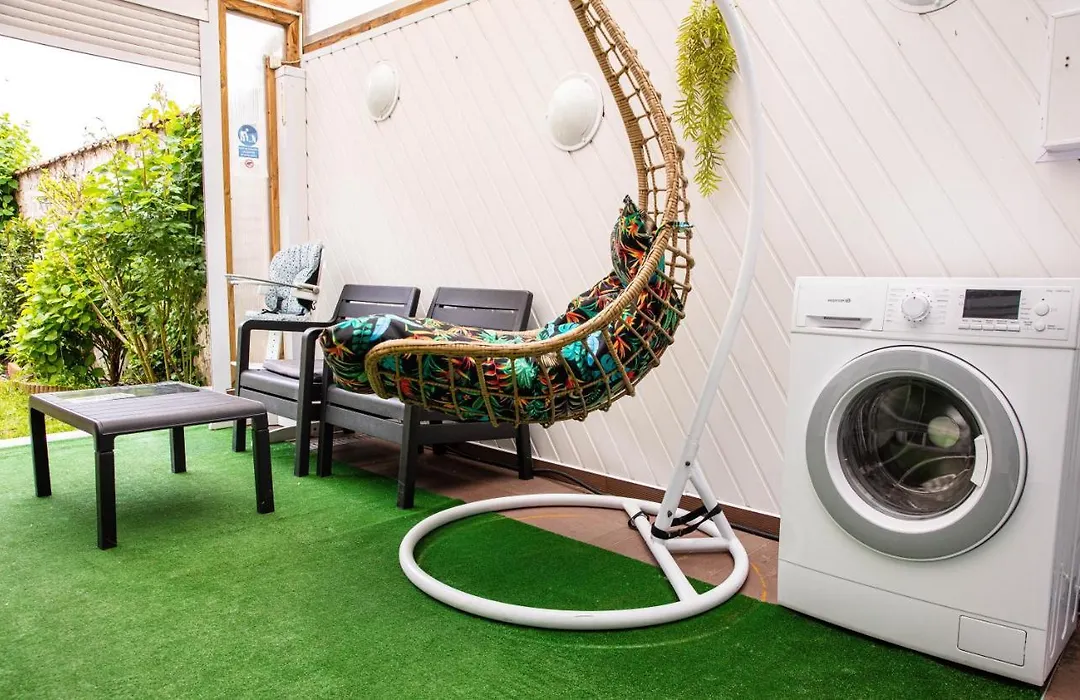 Maison de Ville restylée avec jardin, proche gare-1