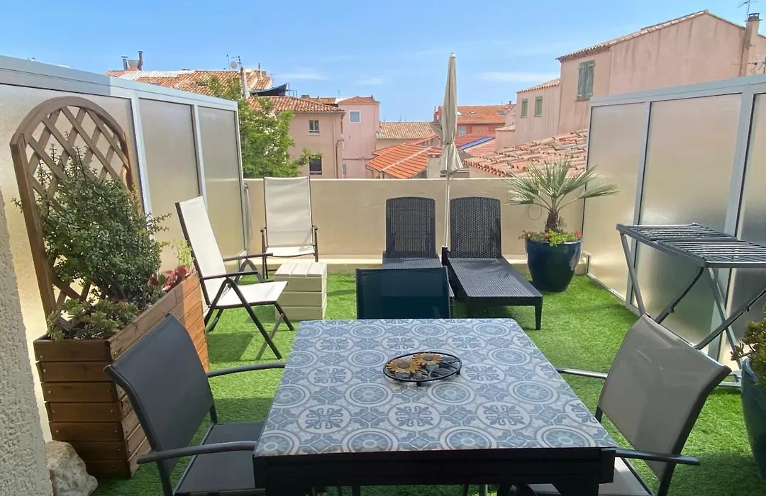 Au Coeur De Bandol T2 Climatise Avec Terrasse Et Garage-1