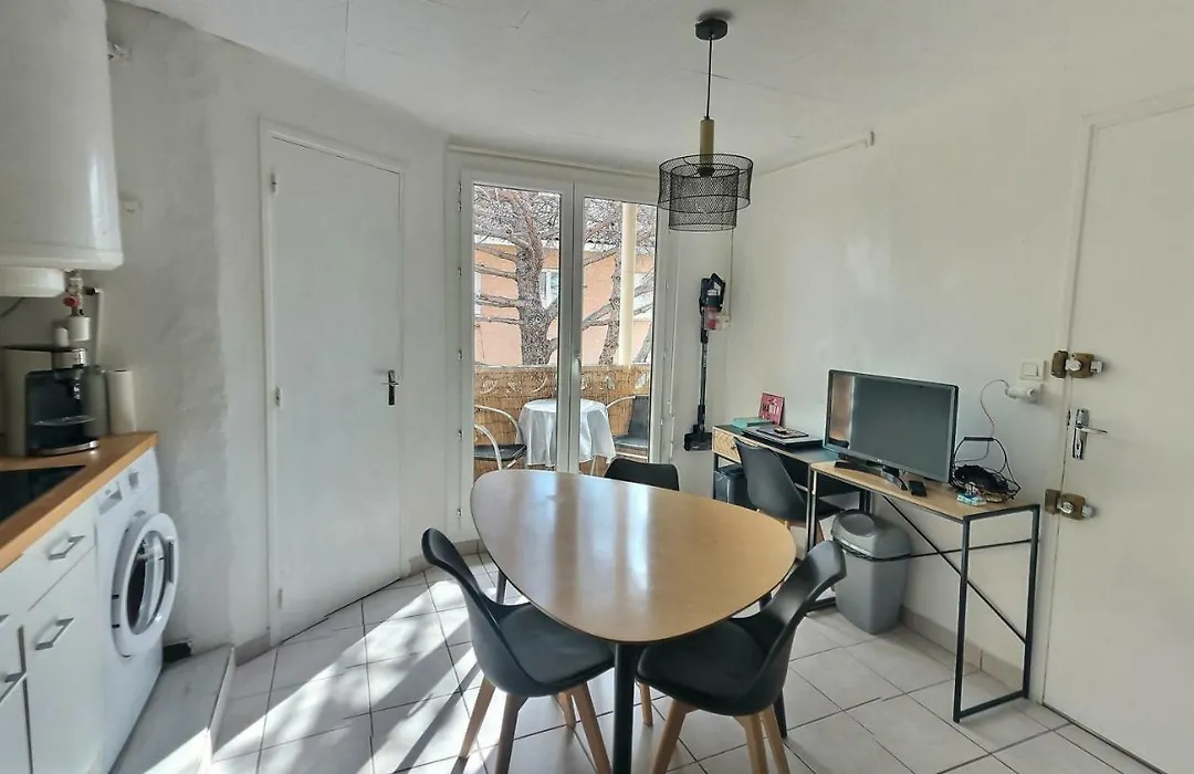 Apartment 500M From The Beach-1