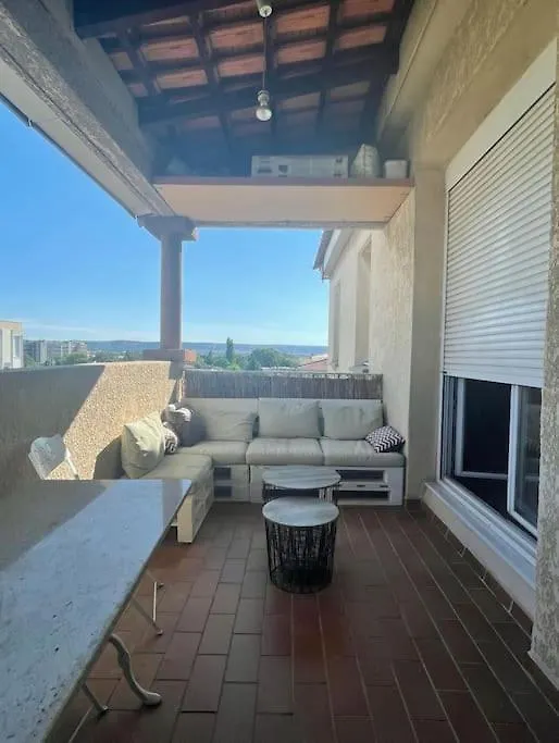 Appartement T2 avec terrasse-1