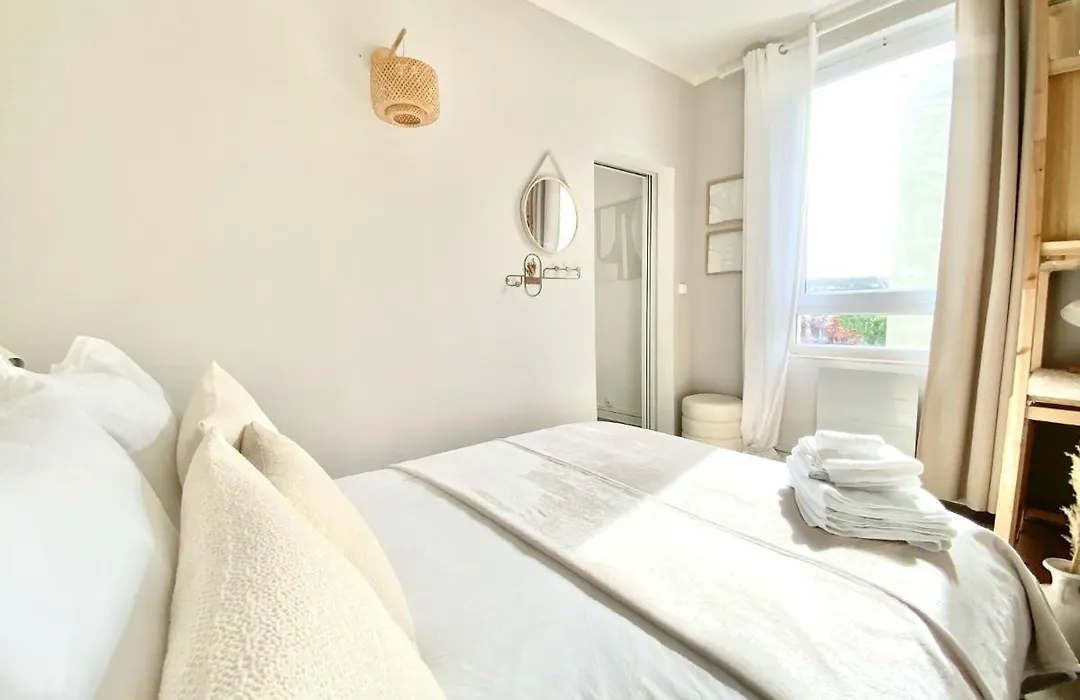 Appartements Chaleureux - 15 Min A Pied De La Gare-1