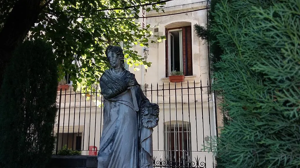 Hôtel Les Corps Saints-1