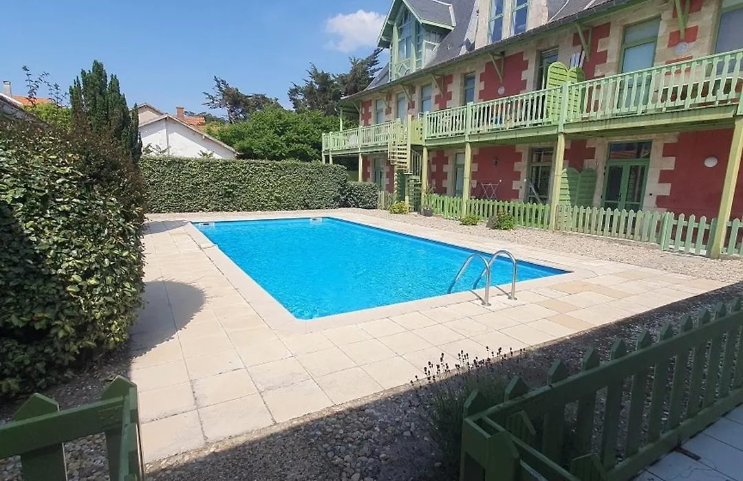 Appartement lumineux avec terrasse, proche des commodités, idéal pour 2 personnes - FR-1-648-148-1