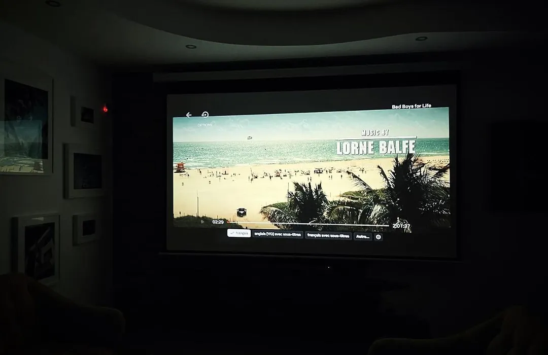 Hypercentre de Vienne appartement Miami écran de cinéma proche LYON-1