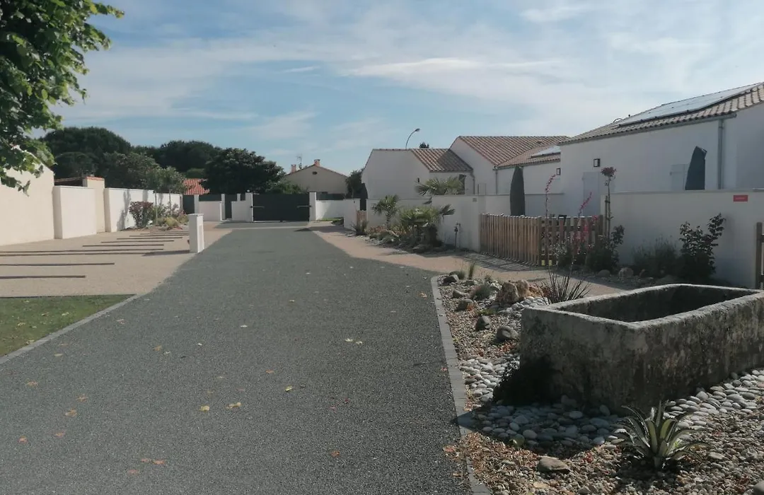 LE COMMODORE Maison avec piscine/parking/wifi/plages 5kms-1