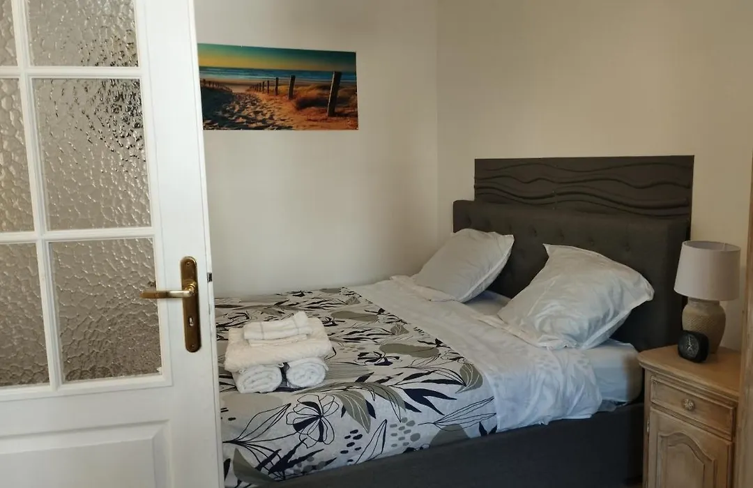 Charmante Dependance 10 Mn A Pieds Plage, Commerces-1