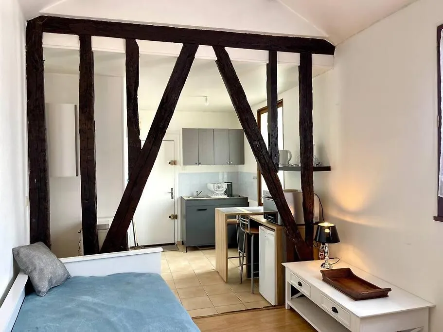 Suites Rive Gauche - Nemours Centre - Chez Ingrid-1