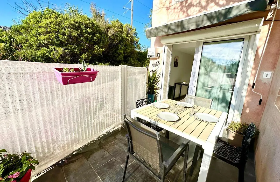 port et plage de bandol logement avec terrasse et parking-1