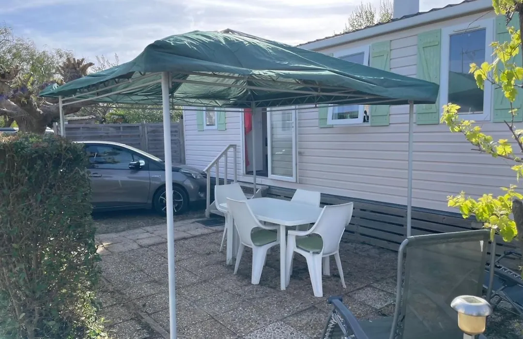 Nice Little House With A Garden In Frejus-1