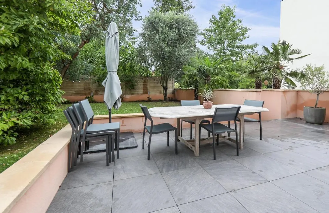 Lovely House With Garden Saint-Cloud Near Paris - Welkeys-1