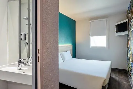 Hotel F1 Saint-Lo-1