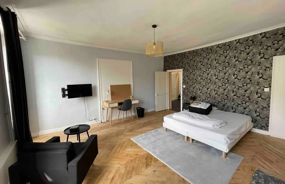 Logement centre ville 1 à 4 chambres-1