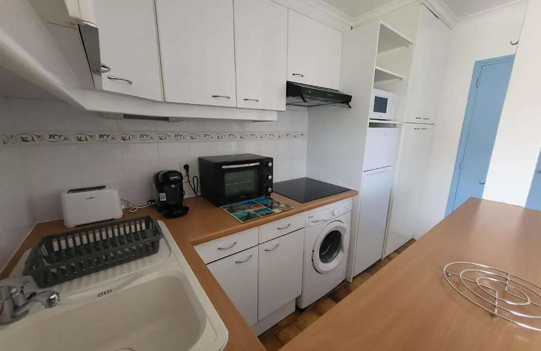Au Centre De Valras, Appartement Tout Meuble, Pour 4 Personnes-1