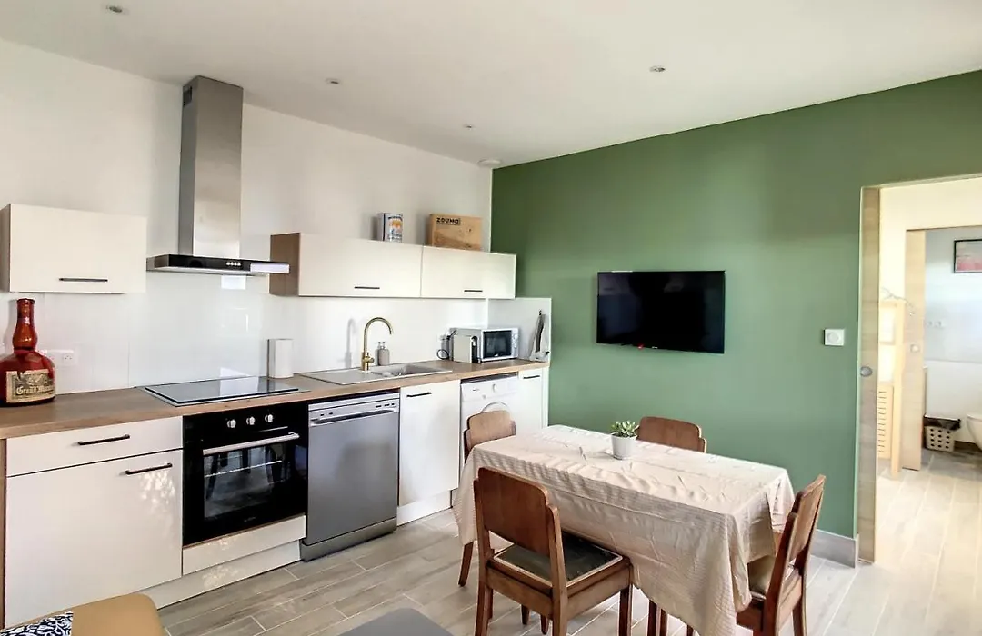 Appartement aux salins du lion-1