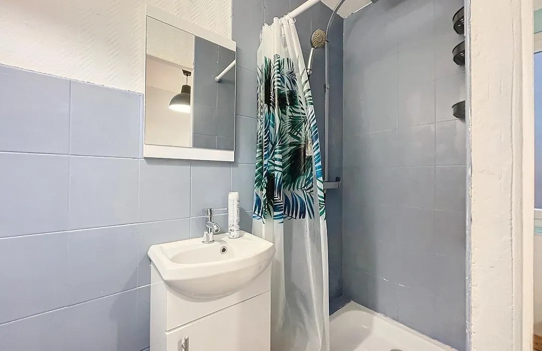 Appartement à 30 m de la plage - lumineux - respirant - WIFI - Le Cérès 1-1