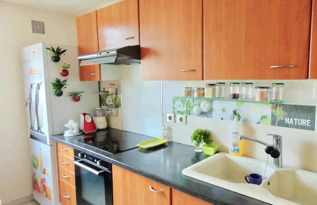 ! A découvrir ! NATURALBNB - Chambres d'hôtes zen au calme - Top confort et reposant - PARKING GRATUIT SECURISE - Garage vélos et motos - OFFERT COPIEUX PETIT DEJEUNER fait maison sucré-salé, local et bio - Accueil et convivialité garantis !-1