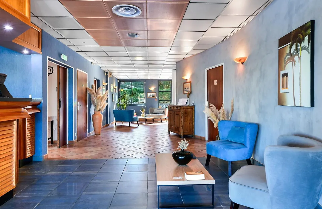 Hotel Le Pavillon Bleu-1