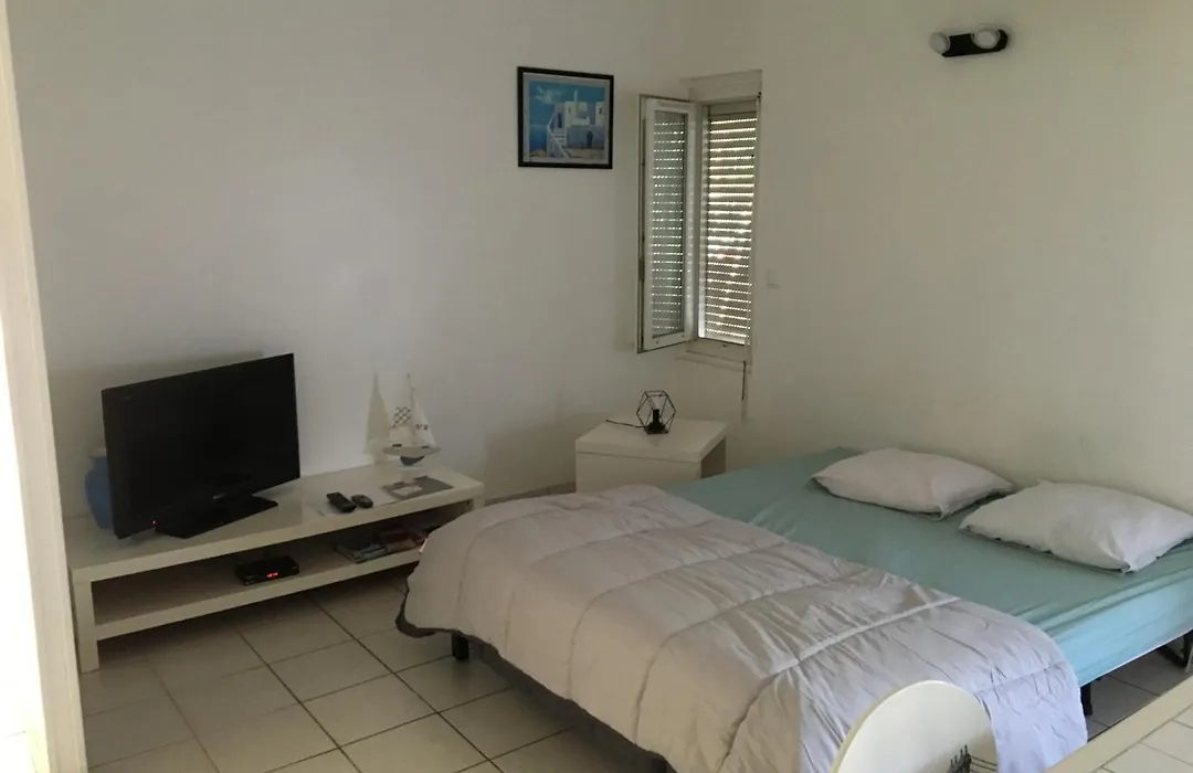 Appartement T1Bis dans un mas-1