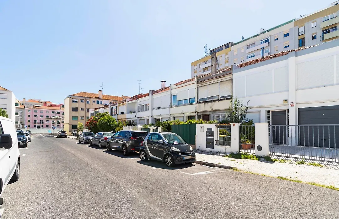 Nesha Guesthouse Lisbon-1