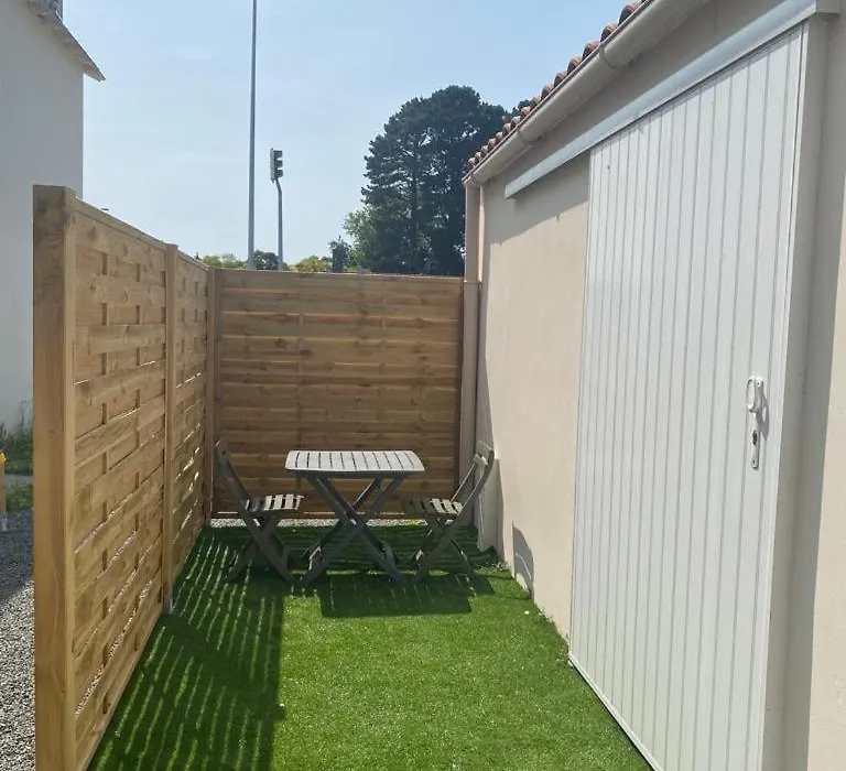 Petit T2 proche centre ville-1