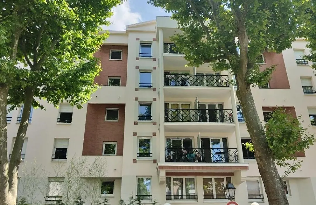 Appartement Located At 15 Mn From Paris & Orly-1