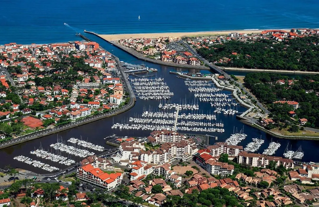 Appartement proche plage avec piscine et tennis, idéal 4 pers - FR-1-413-225-1