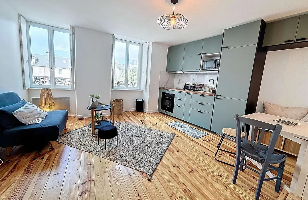 Appartement rénové, 1 chambre, 300m de la gare, près du centre de Granville - FR-1-361-479-1