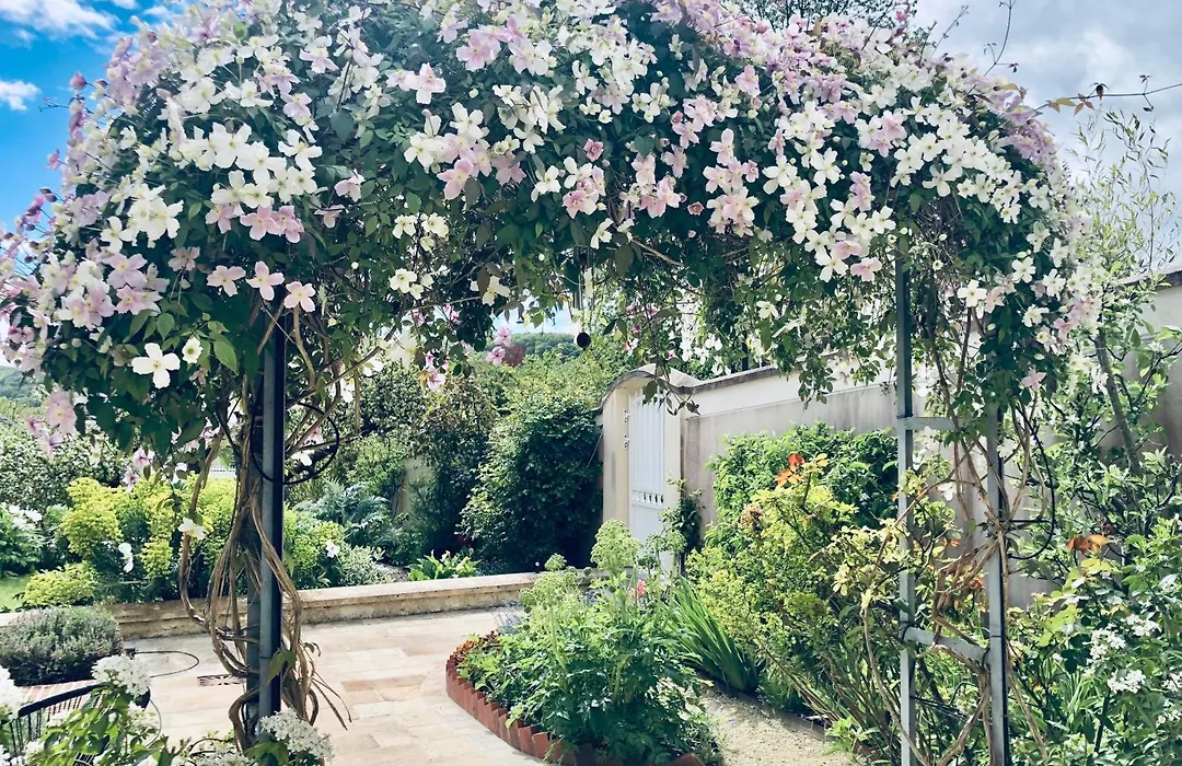 Les Grands Jardins Lodge-1