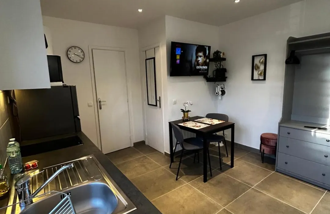 Maisonnette 2 pers tout confort près de Paris-1