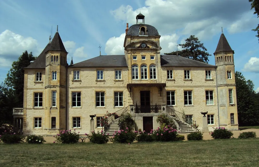 Chateau Du Four De Vaux-1