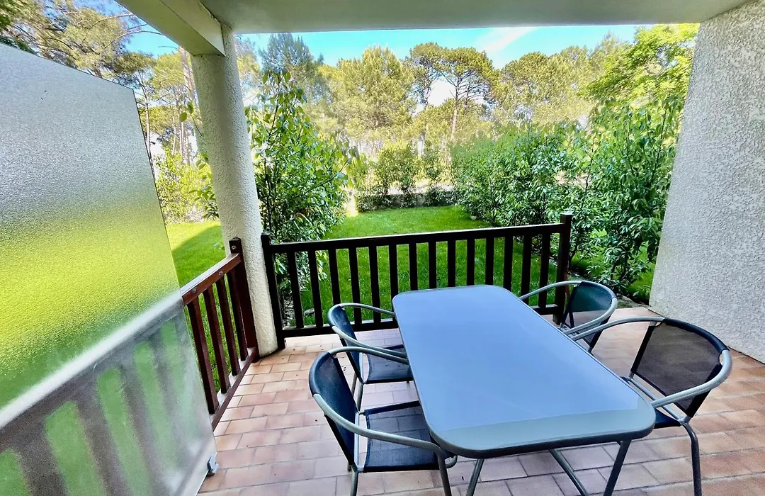 Duplex T3 2 étoiles bord de lac 65mcarrés-1
