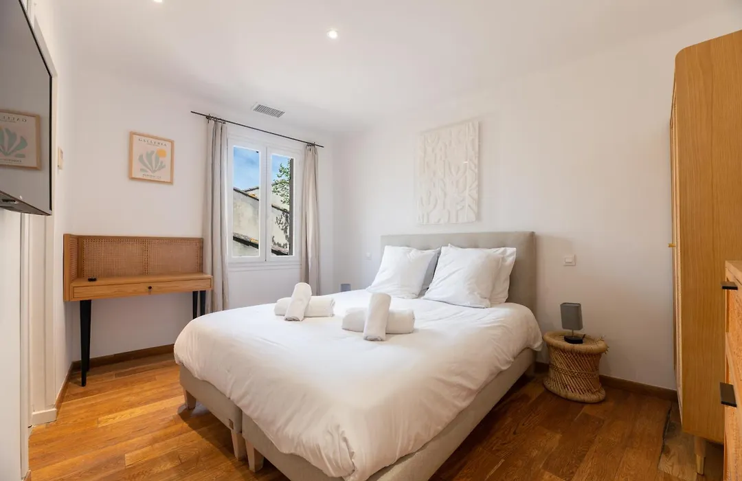 Appartement place des lices - QUARANTA-1