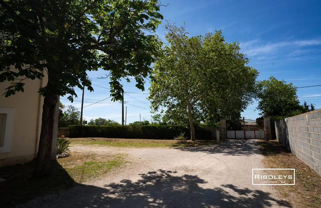 Vias-Village - T2 Climatise Dans Ancien Domaine Viticole-1