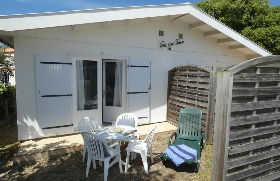Maison cosy avec terrasse - à 10min à pied de la plage - propice aux familles et animaux acceptés - FR-1-540-219-1