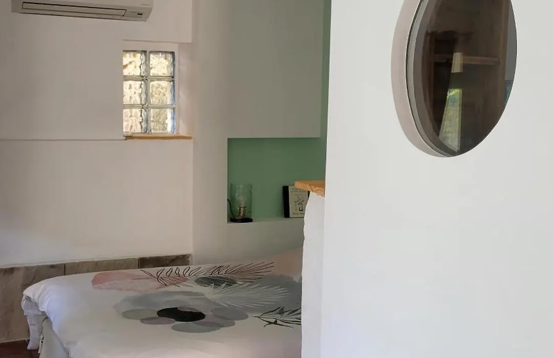 Petit appartement perché sur la colline-1