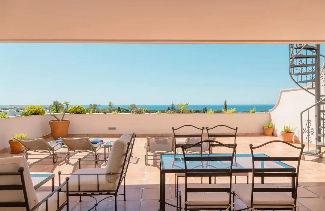 Apartamentos Guadalpin Suites-1