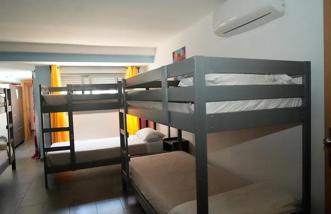 NEW ART BEACH HOSTEL- Albergue Juvenil-1