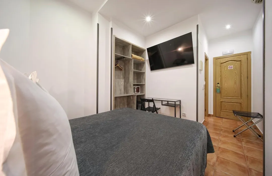 Hostal Las Fuentes (Adults Only)-1