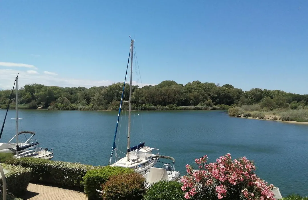 Vue Lagune Et Bateaux A 100M De La Plage-1