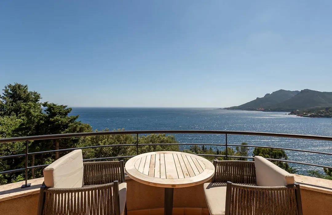 Tiara Yaktsa Cote D'Azur-1